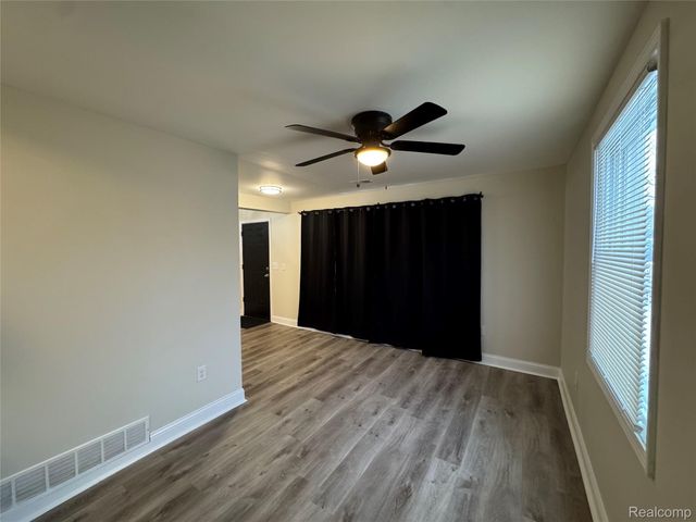 20830 Montrose, Warren, MI 48089