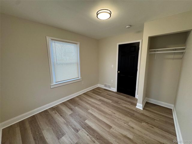 20830 Montrose, Warren, MI 48089