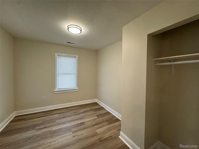 20830 Montrose, Warren, MI 48089