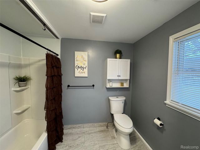 20830 Montrose, Warren, MI 48089