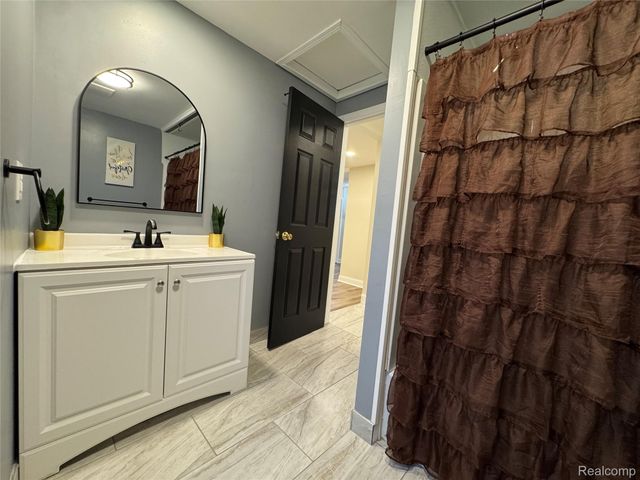 20830 Montrose, Warren, MI 48089