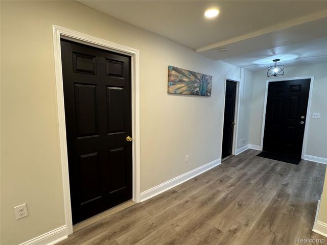 20830 Montrose, Warren, MI 48089