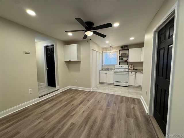 20830 Montrose, Warren, MI 48089