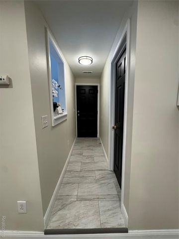 20830 Montrose, Warren, MI 48089