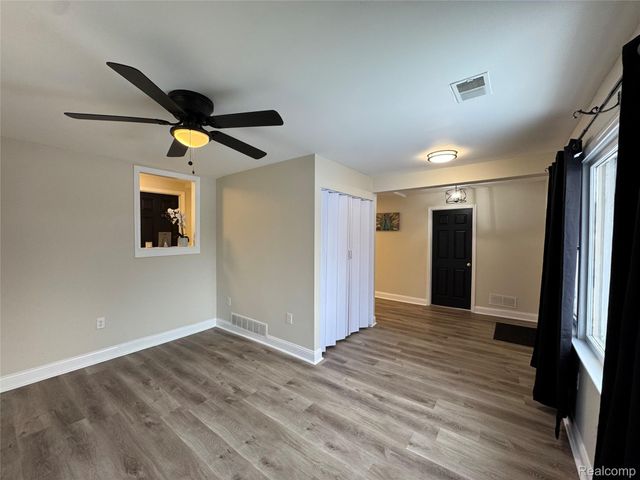 20830 Montrose, Warren, MI 48089