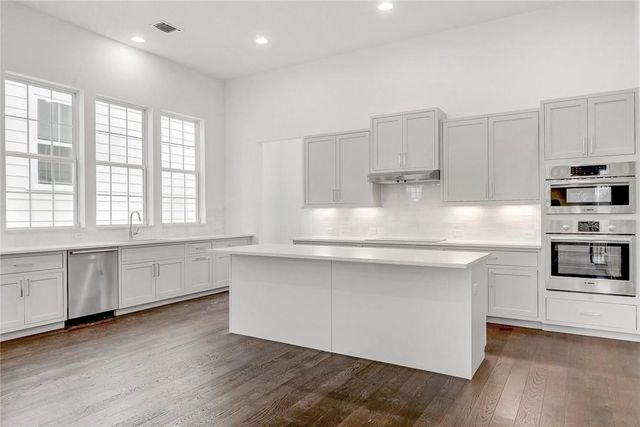 4502 Grassland DR, Austin, TX 78723
