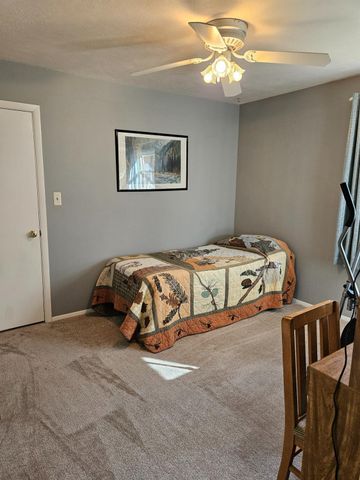 45695 Lauri Lane, Oakhurst, CA 93644