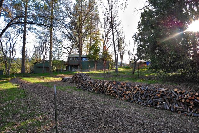 45695 Lauri Lane, Oakhurst, CA 93644