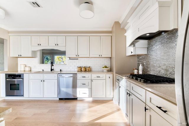 237 Alameda De La Loma, Novato, CA 94949