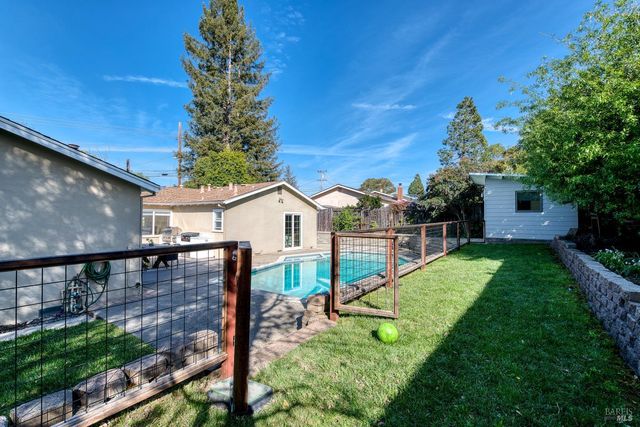 237 Alameda De La Loma, Novato, CA 94949