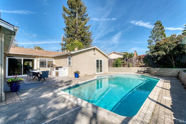 237 Alameda De La Loma, Novato, CA 94949