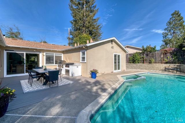 237 Alameda De La Loma, Novato, CA 94949