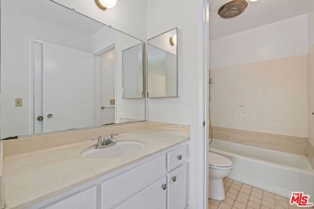 1021 N Crescent Heights Boulevard 205, West Hollywood, CA 90046