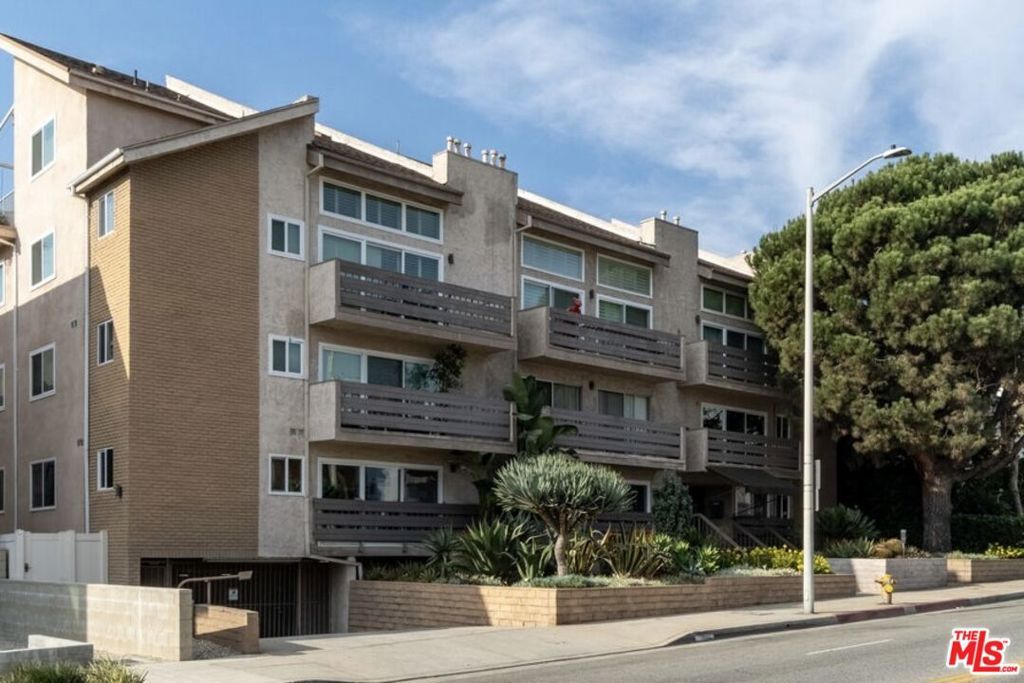 1021 N Crescent Heights Boulevard 205, West Hollywood, CA 90046