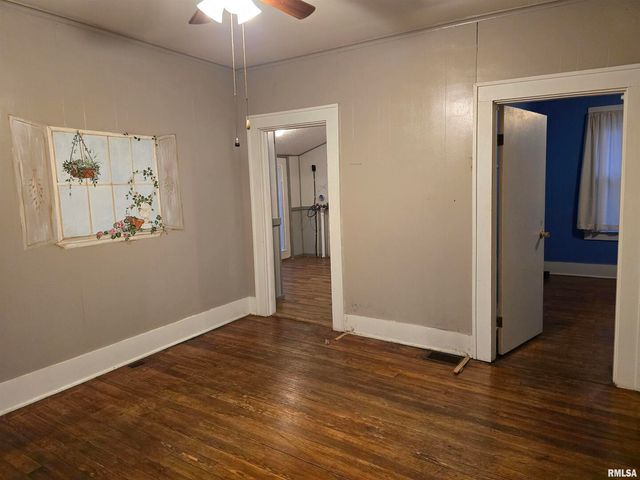 1028 S ROOSEVELT Street, Harrisburg, IL 62946