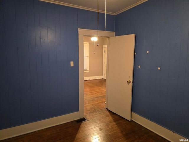 1028 S ROOSEVELT Street, Harrisburg, IL 62946