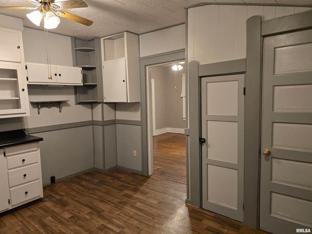 1028 S ROOSEVELT Street, Harrisburg, IL 62946