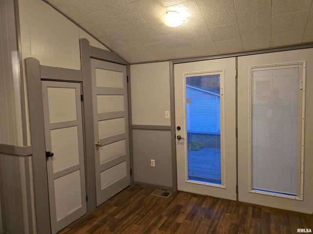 1028 S ROOSEVELT Street, Harrisburg, IL 62946