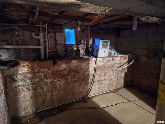 1028 S ROOSEVELT Street, Harrisburg, IL 62946