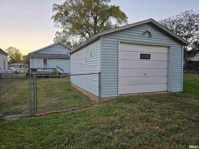 1028 S ROOSEVELT Street, Harrisburg, IL 62946