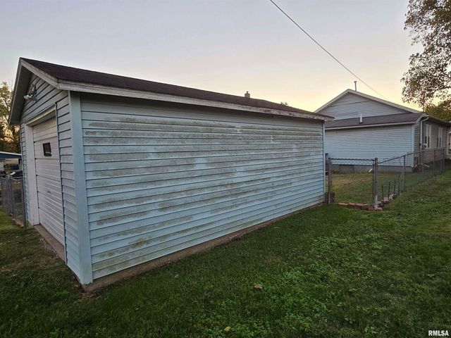 1028 S ROOSEVELT Street, Harrisburg, IL 62946