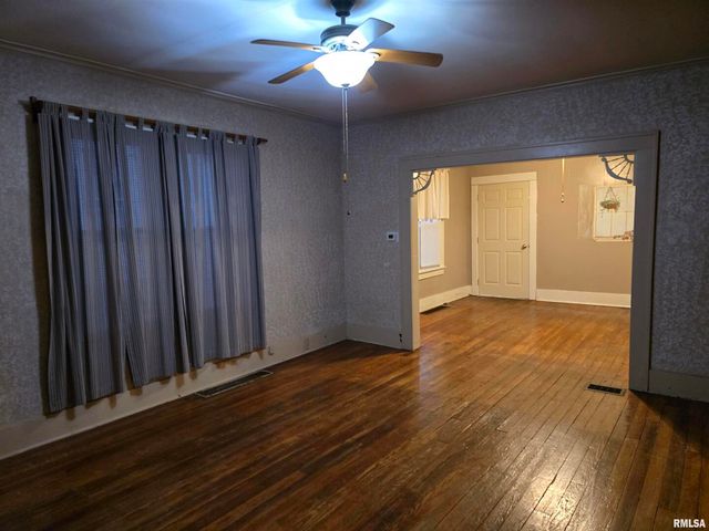 1028 S ROOSEVELT Street, Harrisburg, IL 62946