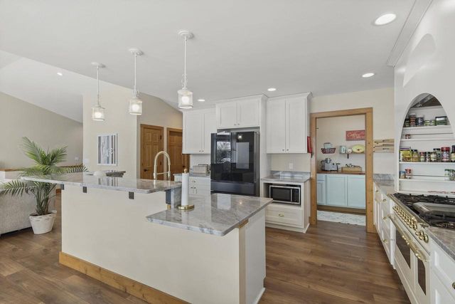 N8776 Island View Drive, New Lisbon, WI 53950