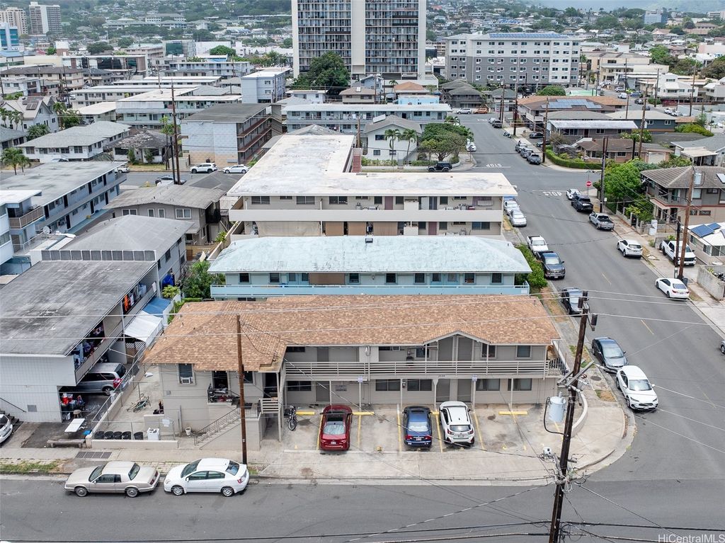 2128 Date Street, Honolulu, HI 96826