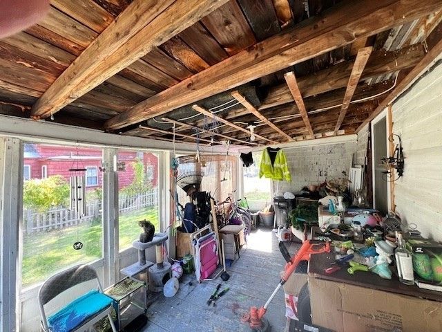 93 Maple St, Greenfield, MA 01301