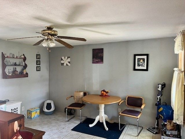 93 Maple St, Greenfield, MA 01301