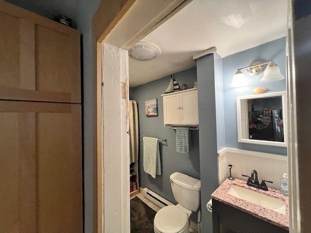 93 Maple St, Greenfield, MA 01301