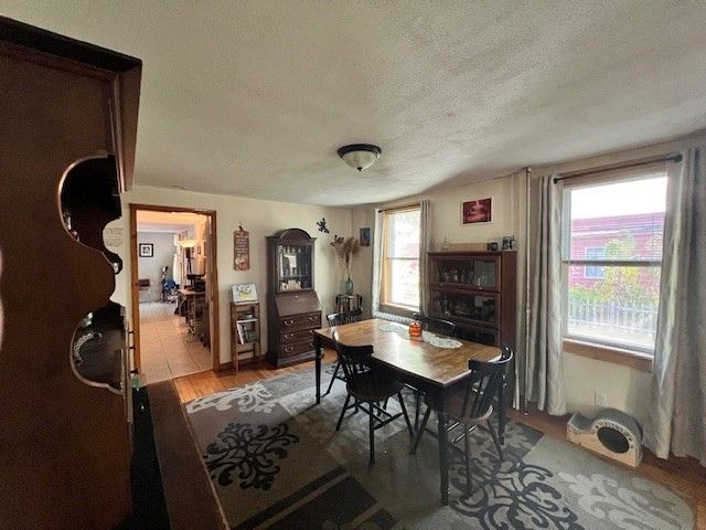 93 Maple St, Greenfield, MA 01301