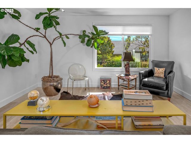 40 CONDOLEA Ct, Lake Oswego, OR 97035