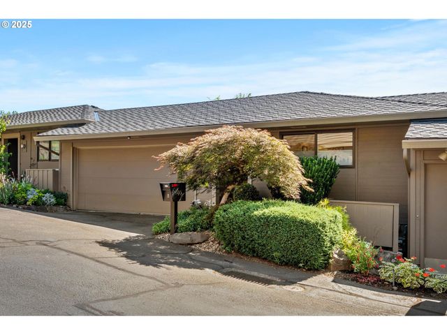 40 CONDOLEA Ct, Lake Oswego, OR 97035