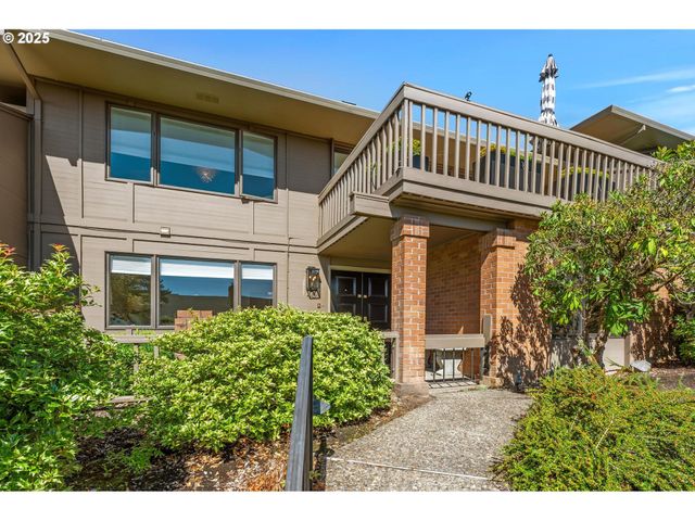 40 CONDOLEA Ct, Lake Oswego, OR 97035