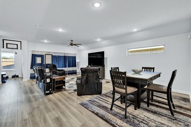 505 Hazeltine Road, Red Oak, TX 75154