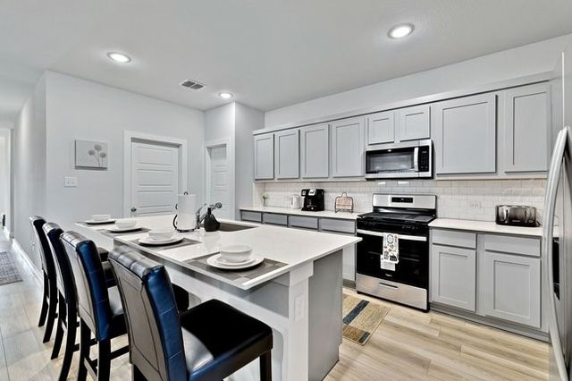 505 Hazeltine Road, Red Oak, TX 75154