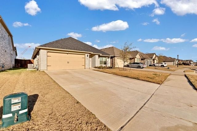 505 Hazeltine Road, Red Oak, TX 75154