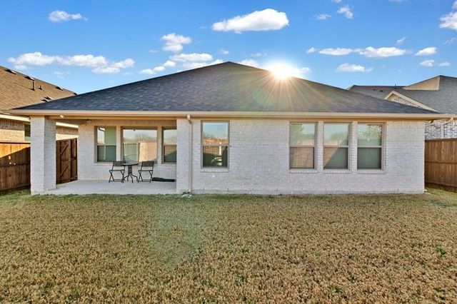 505 Hazeltine Road, Red Oak, TX 75154