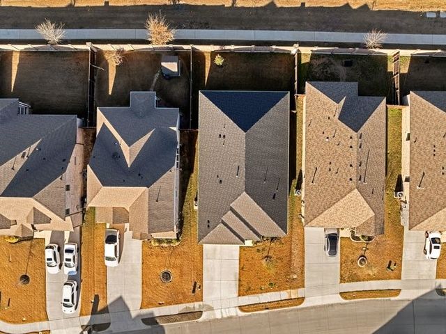 505 Hazeltine Road, Red Oak, TX 75154