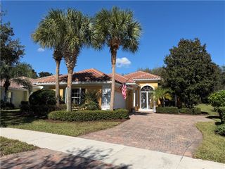 5225 Eleuthra Circle, Vero Beach, FL 32967
