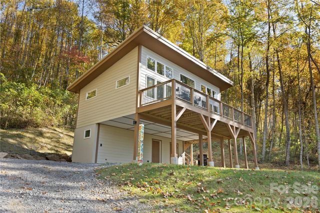 96 Old Cove Road, Black Mountain, NC 28711