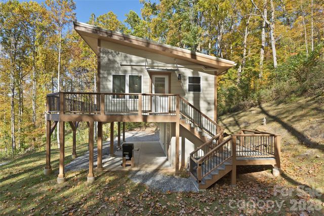 96 Old Cove Road, Black Mountain, NC 28711