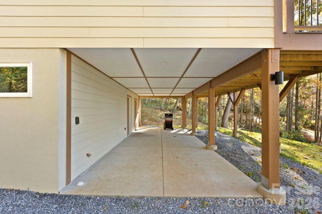 96 Old Cove Road, Black Mountain, NC 28711
