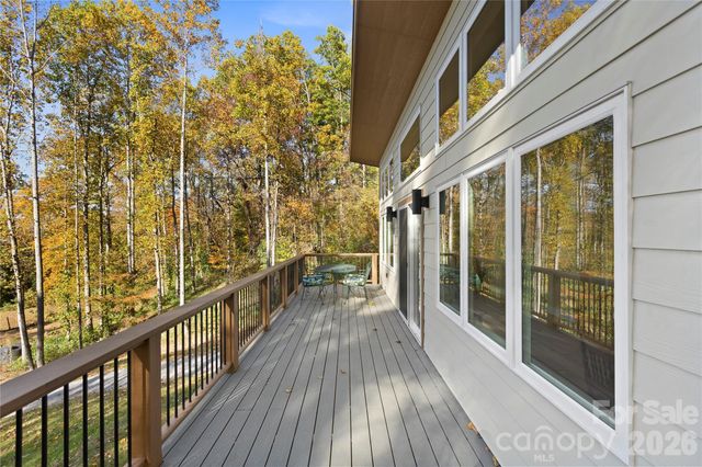 96 Old Cove Road, Black Mountain, NC 28711