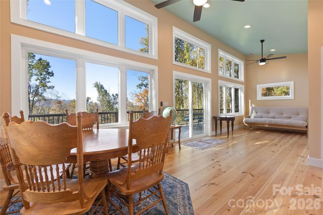 96 Old Cove Road, Black Mountain, NC 28711