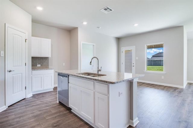 3120 Sapphire Drive, Lake Charles, LA 70607