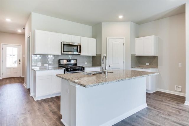 3120 Sapphire Drive, Lake Charles, LA 70607