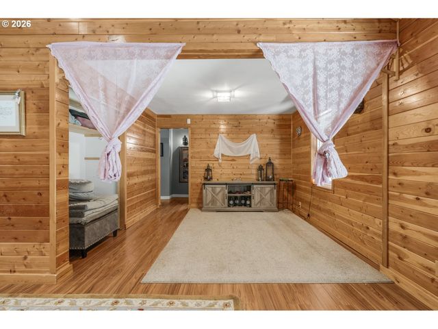 44751 Se WILDCAT MOUNTAIN Dr, Sandy, OR 97055
