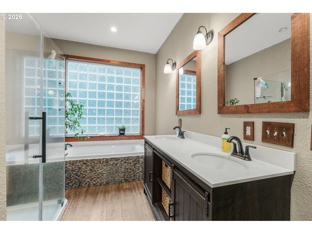 44751 Se WILDCAT MOUNTAIN Dr, Sandy, OR 97055